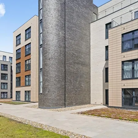 One And Two Bed Apartments Slough Near Heathrow Colnbrook Exterior photo