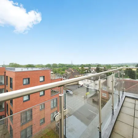 One And Two Bed Apartments Slough Near Heathrow Colnbrook Exterior photo