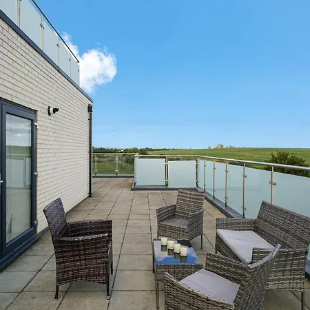 One And Two Bed Apartments Slough Near Heathrow Colnbrook Exterior photo