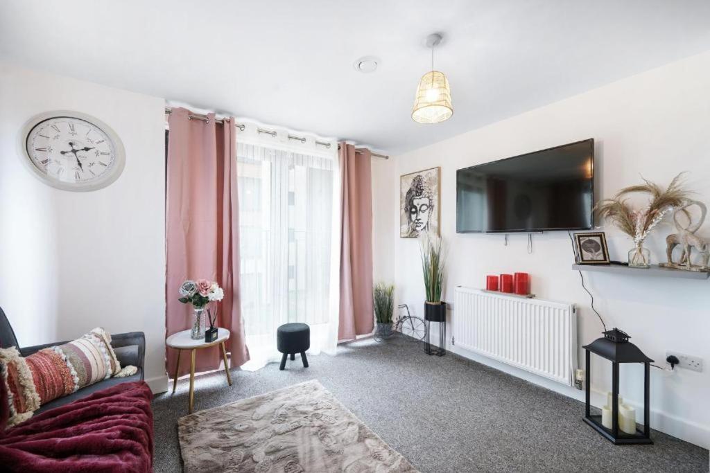 Apartment One And Two Bed Slough Near Heathrow Colnbrook