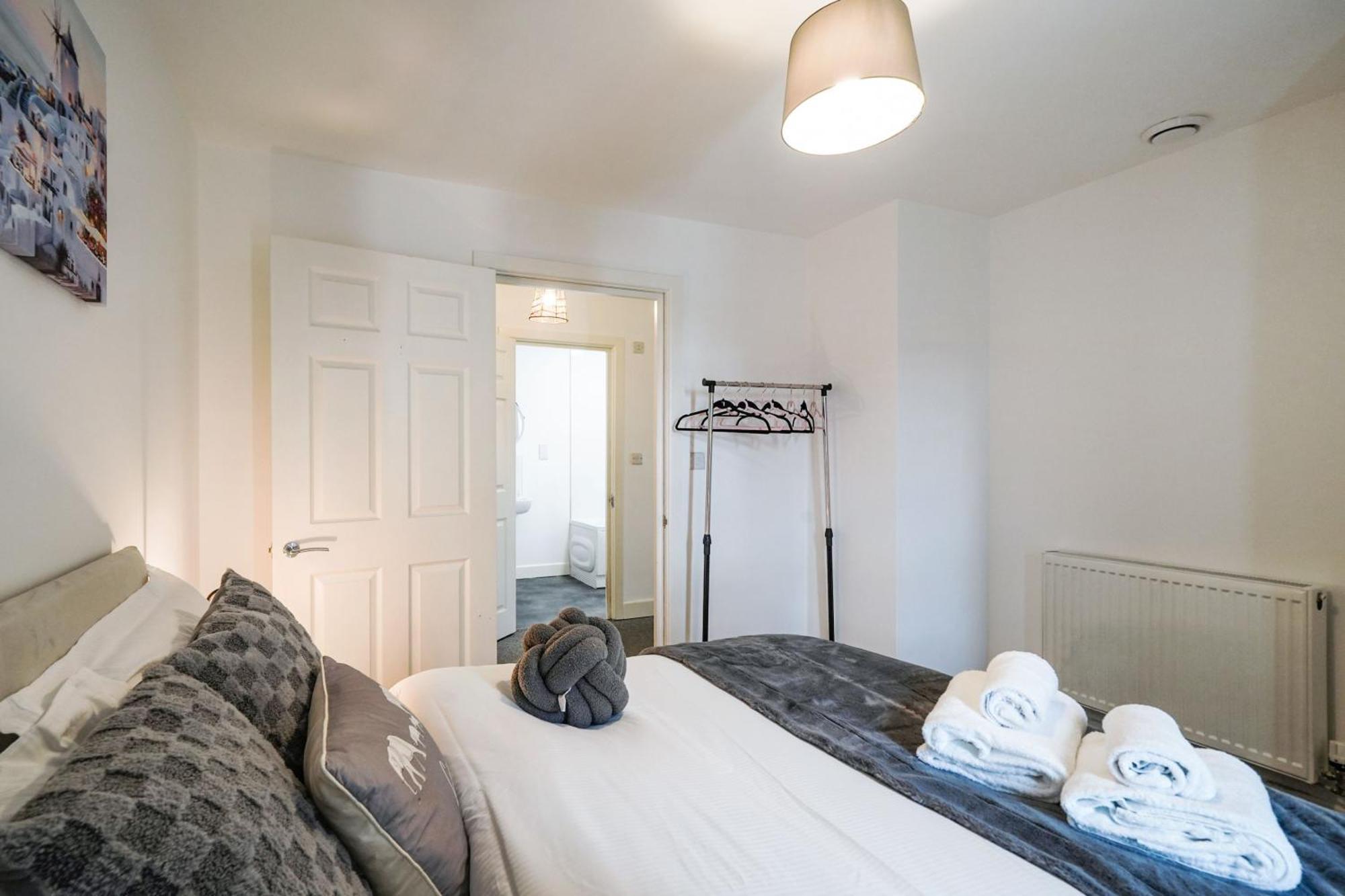 One And Two Bed Slough Near Heathrow Appartamento Colnbrook